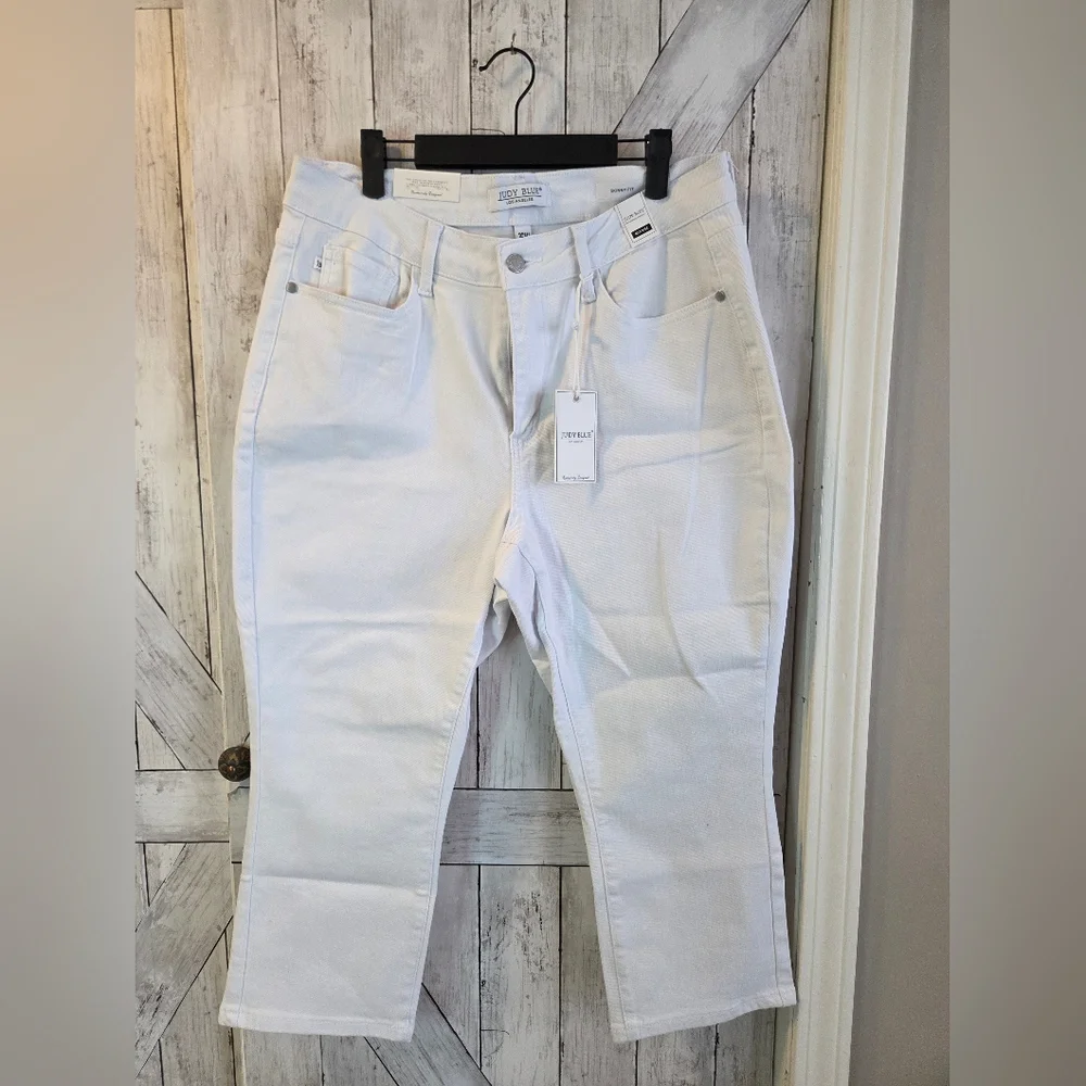 NWT Judy Blue Women's White Cropped Jeans - Picture 2 of 6
